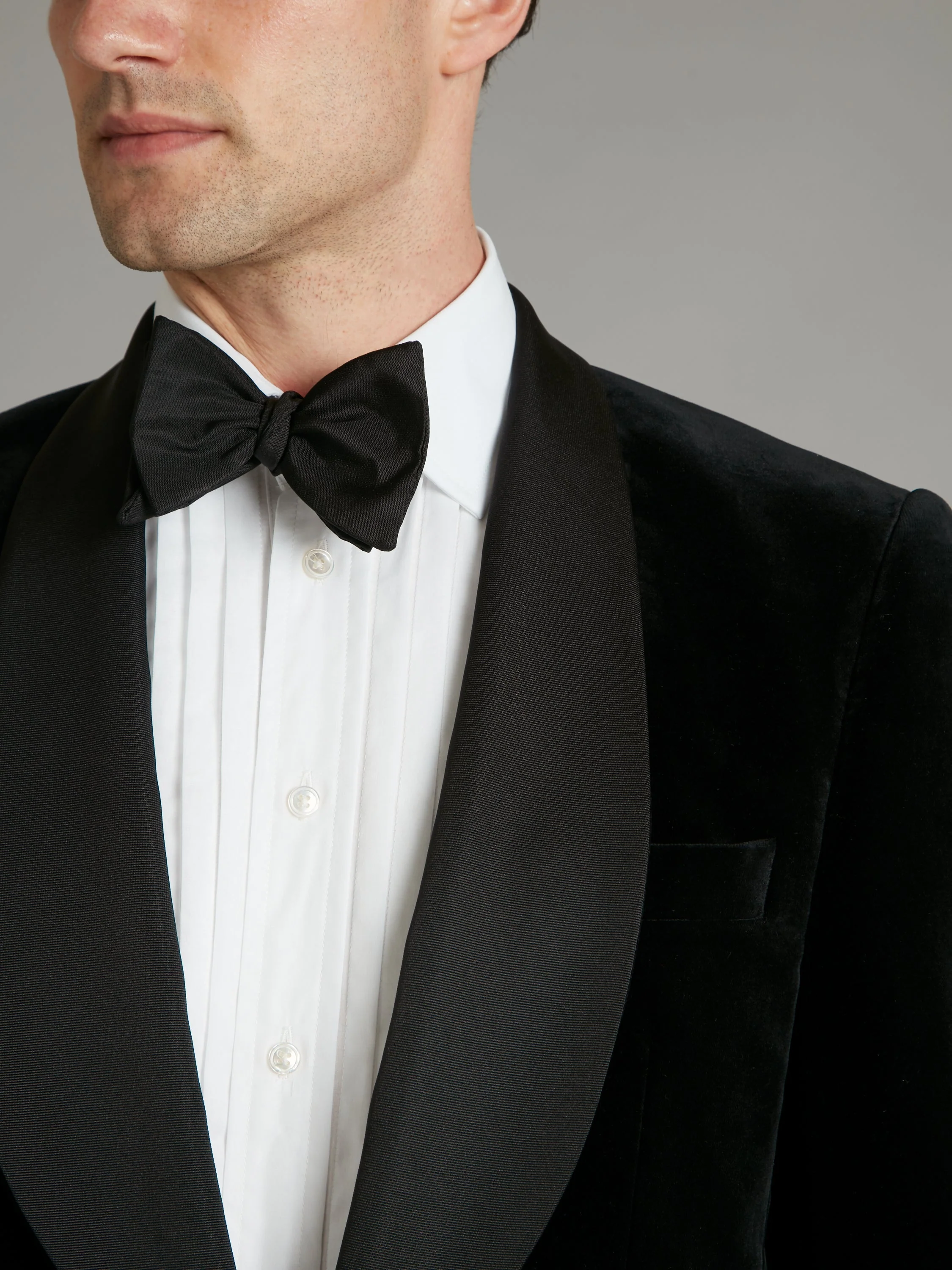 Whittaker Smoking Jacket - Black Velvet - Image 3